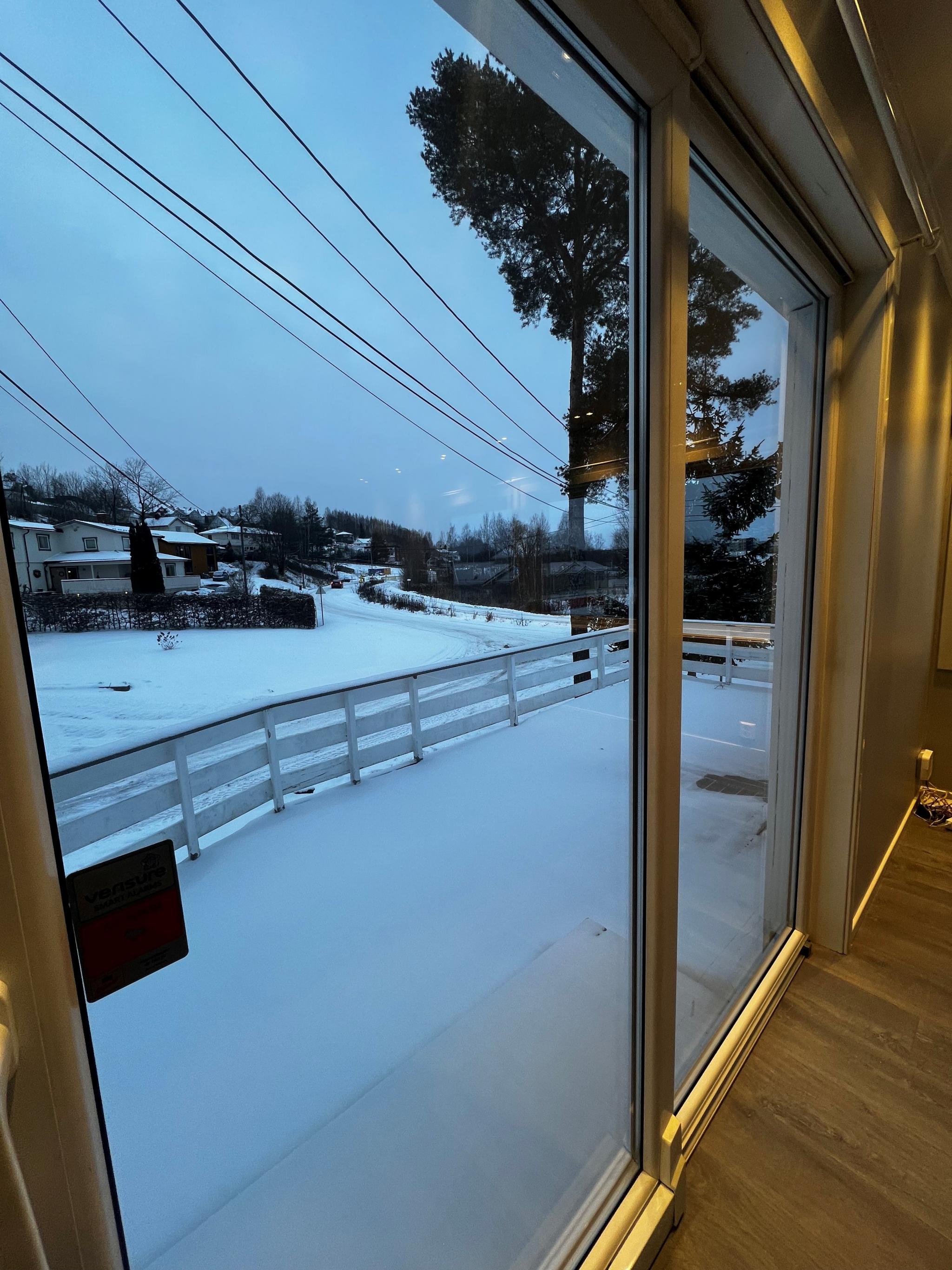 Skyvedør mot stor terrasse,  gode solforhold
